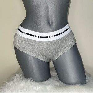 VICTORIAS SECRET PINK LOGO HIPSTER UNDERWEAR PANTY. NWT